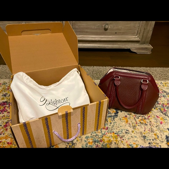Maroon leather Brighton bag with dust cover and box 8”Hx 11.5”Wx 3.5”D - Picture 1 of 7